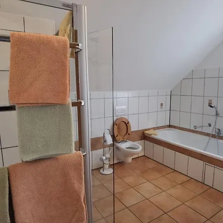 Apartment Nichtraucher- Mit Balkon *